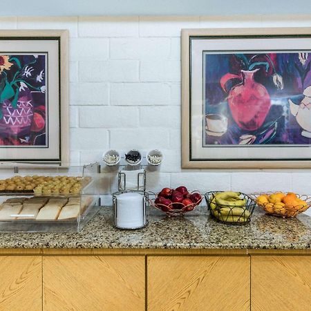 Days Inn By Wyndham San Diego Vista Ngoại thất bức ảnh