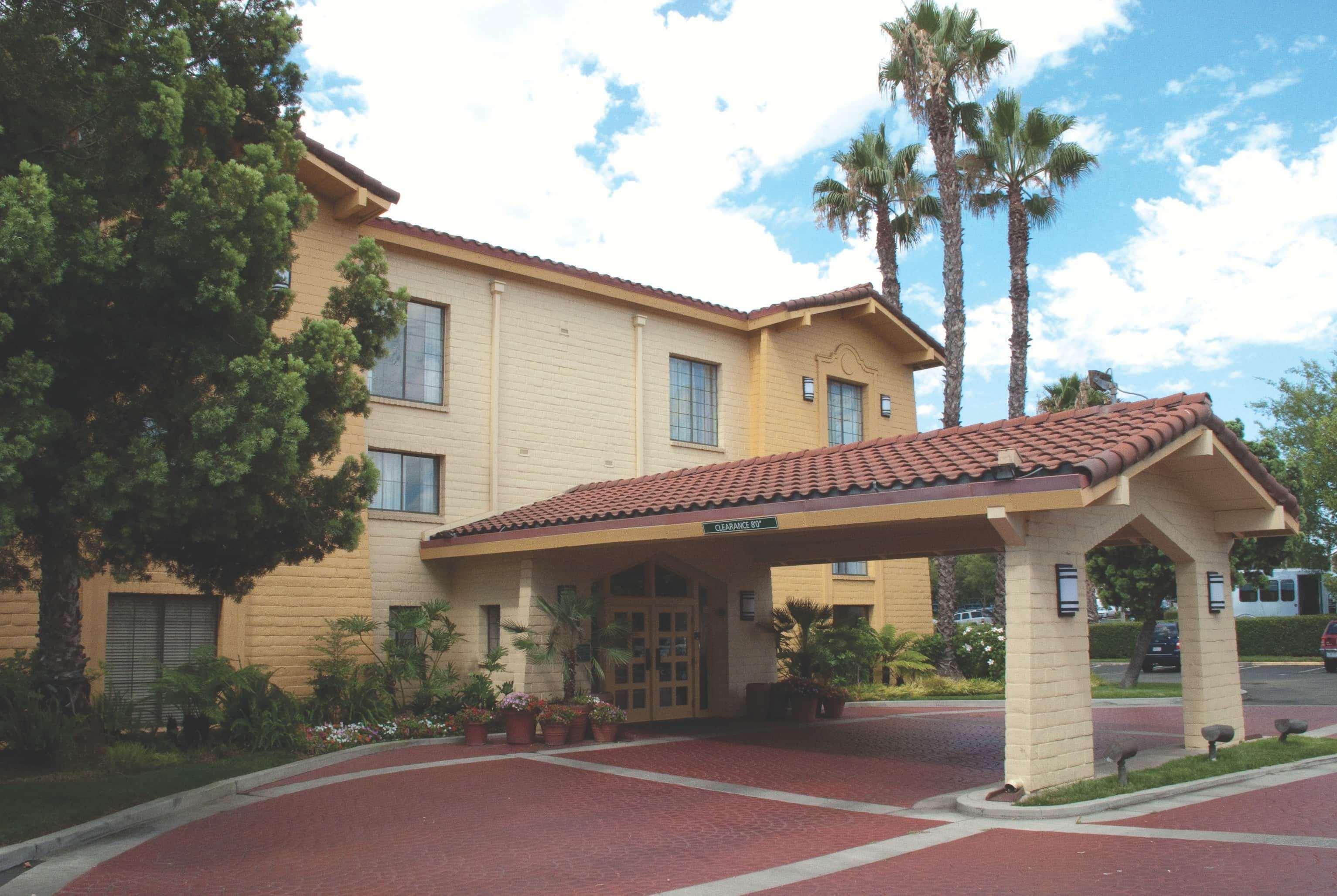 Days Inn By Wyndham San Diego Vista Ngoại thất bức ảnh