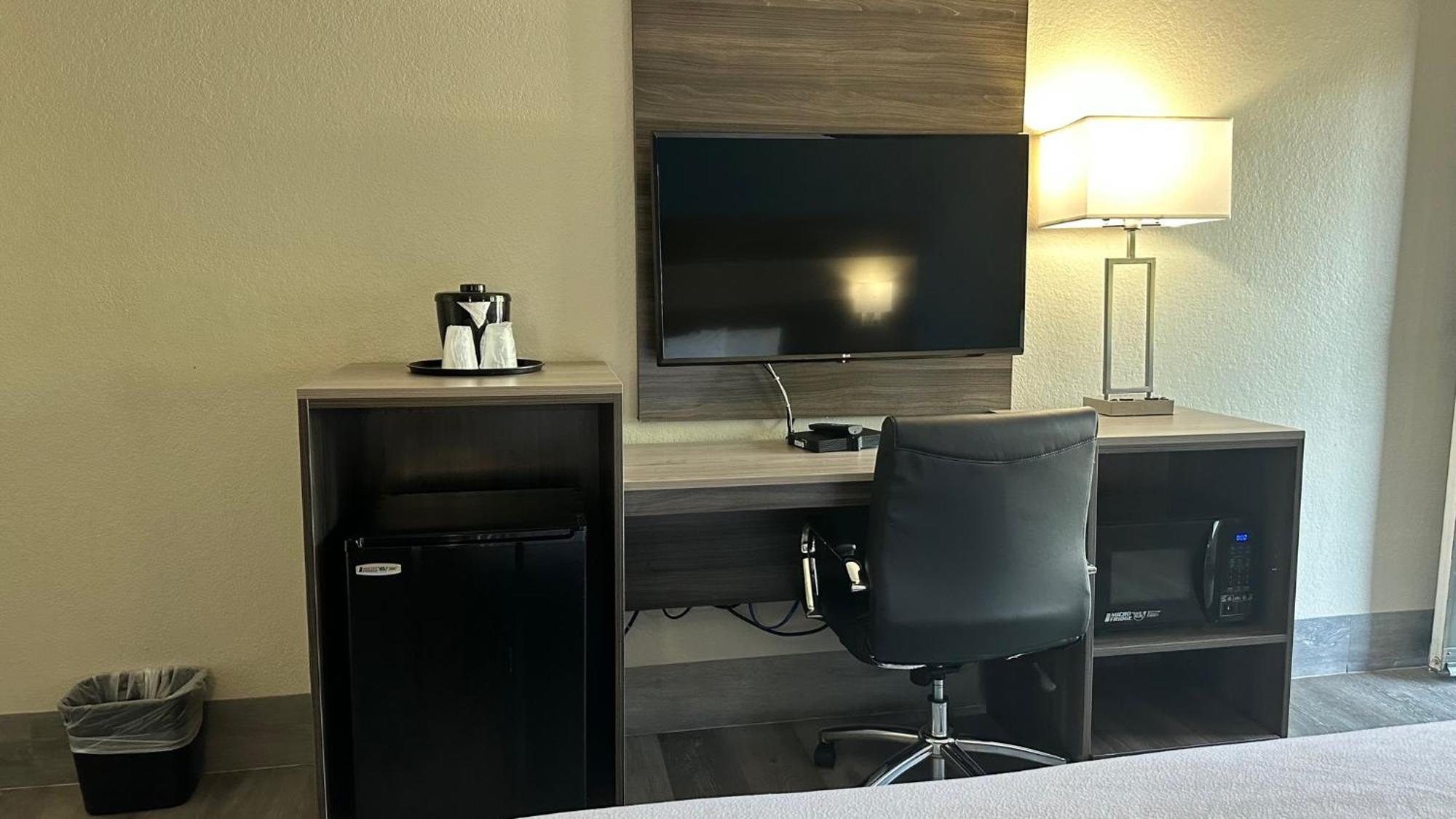Days Inn By Wyndham San Diego Vista Ngoại thất bức ảnh