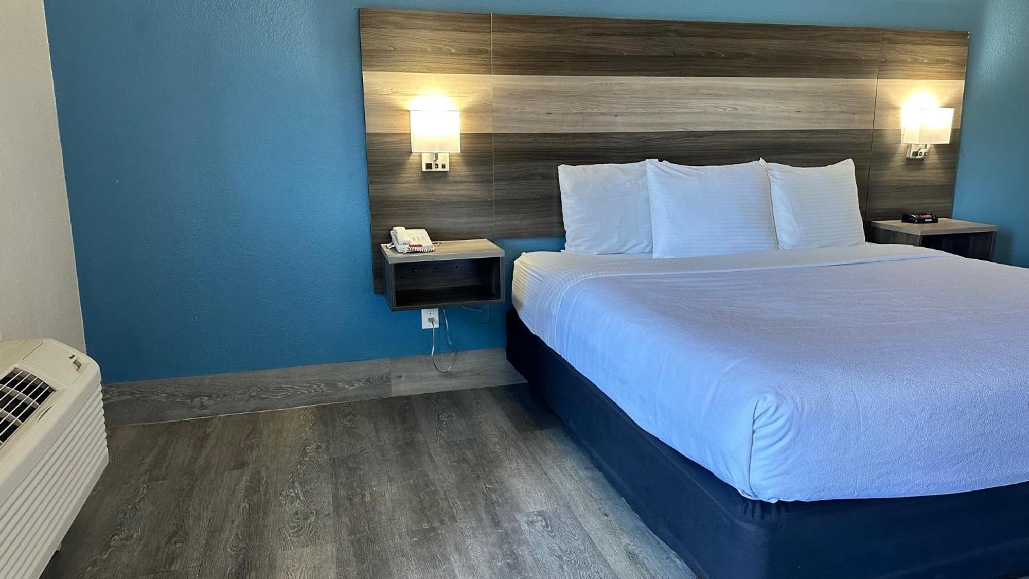 Days Inn By Wyndham San Diego Vista Ngoại thất bức ảnh
